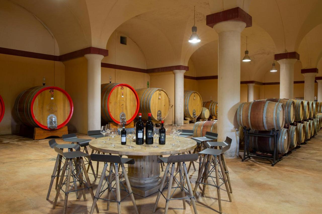 Borgo Argiano Villa คาสเตลนูโอโว เบราร์เดนกา ภายนอก รูปภาพ